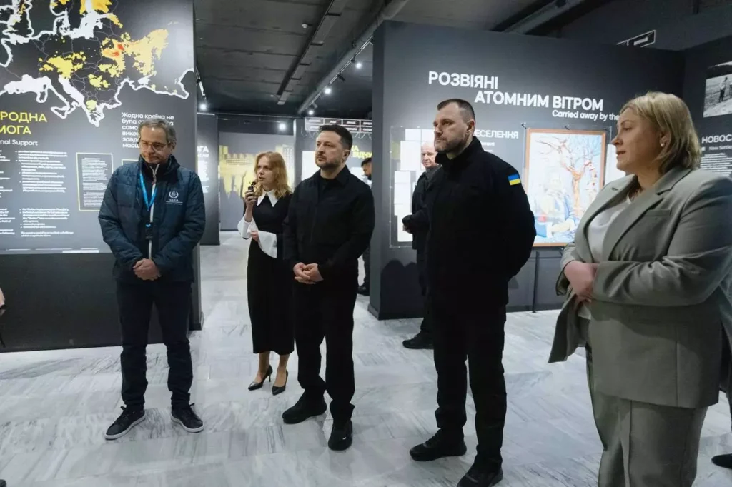 Володимир Зеленський та Рафаель Гроссі відкрили оновлену експозицію в музеї «Чорнобиль»